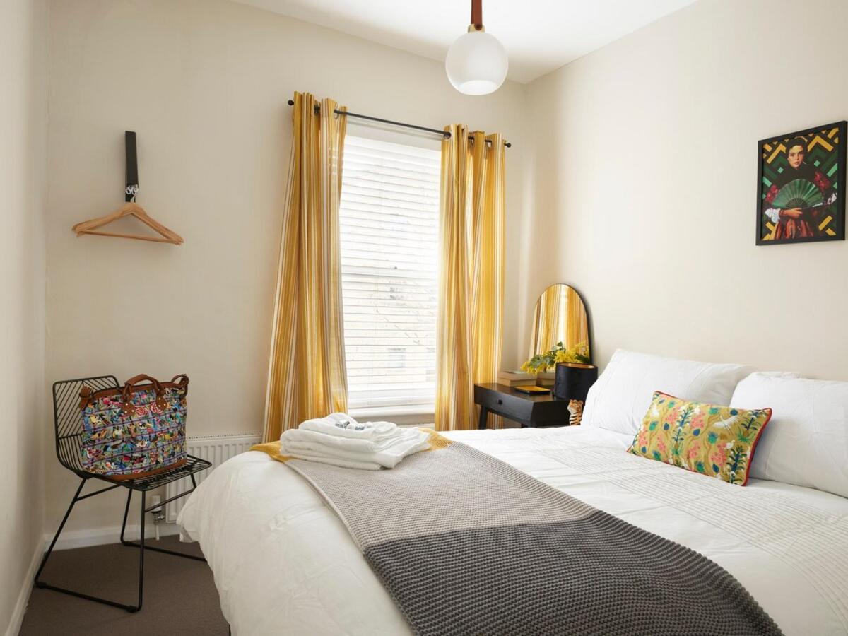 Stylish 3 Bed City Living Apartment London